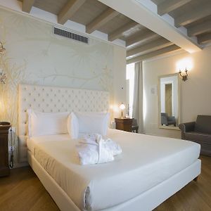 Camera con letto queen size